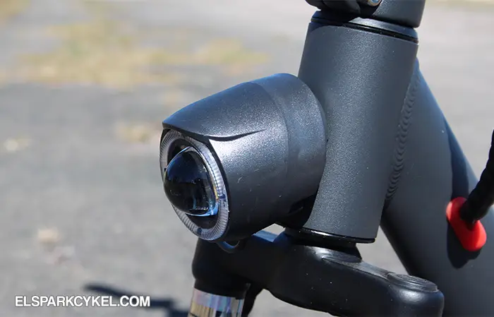 Frontbelysningen på E-Wheels E2S V3 GT Pro