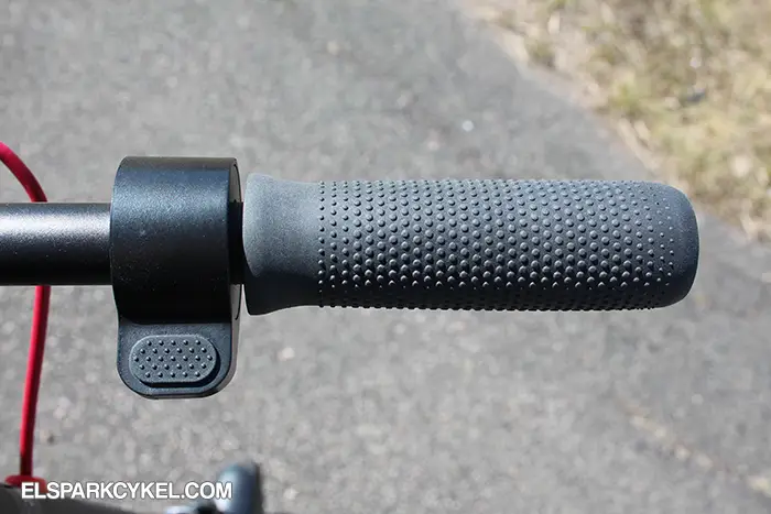 Högersidan av styret på E-Wheels E2S V3 GT Pro