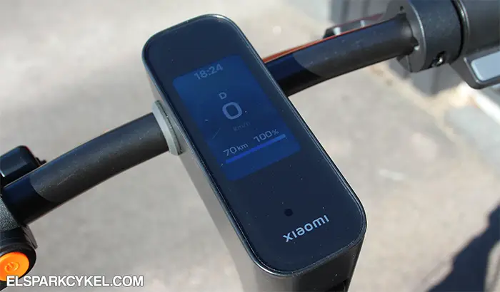 Fullfärgsdisplayen på Xiaomi Electric Scooter 6 Max